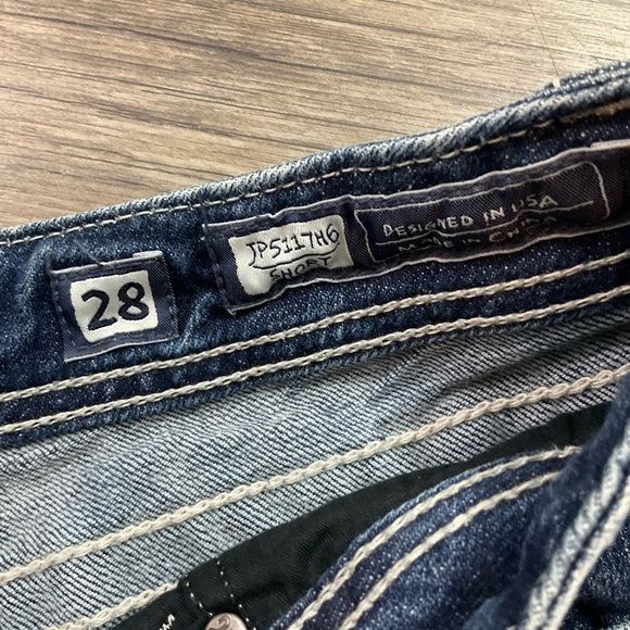 Miss Me Embellished Embroidered Denim Shorts Womens Sz 28 - Picture 5 of 8